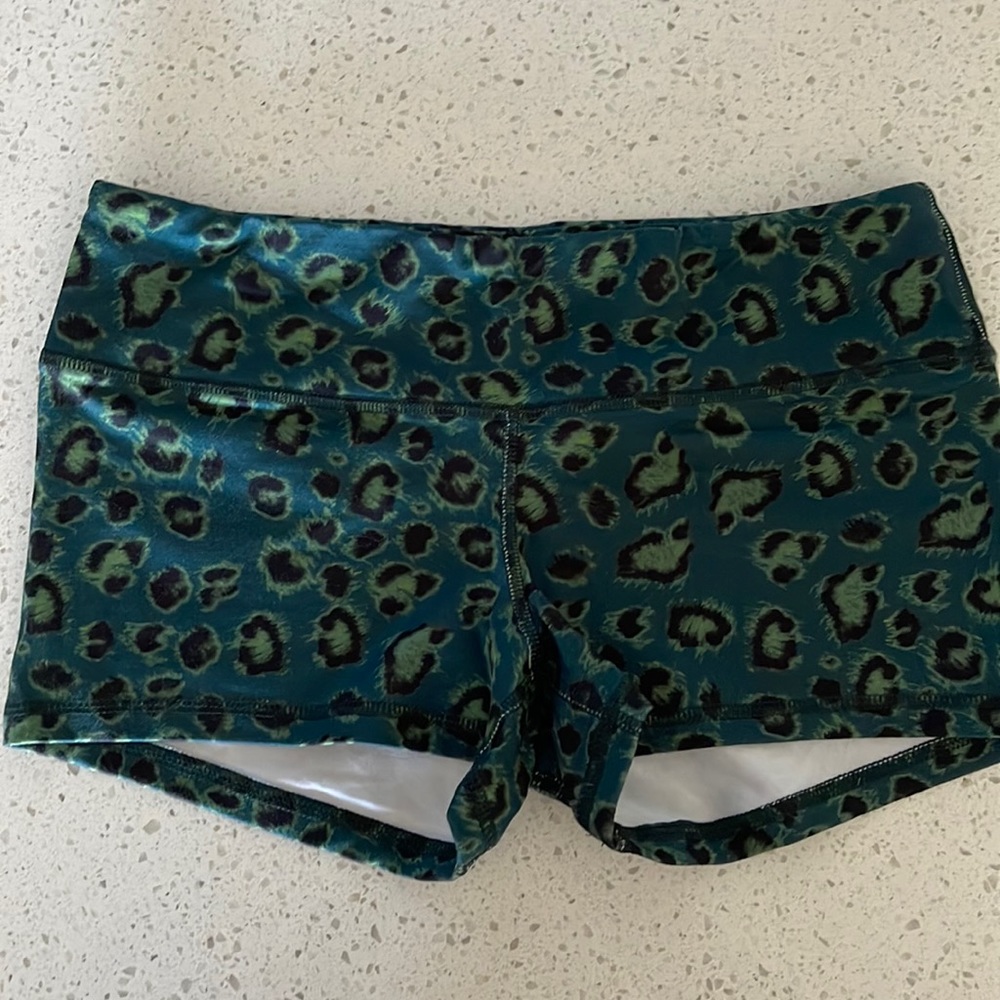 Midnight Leopard Fleo